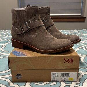Sofft Brocke Women's Taupe Suede Ankle Boots